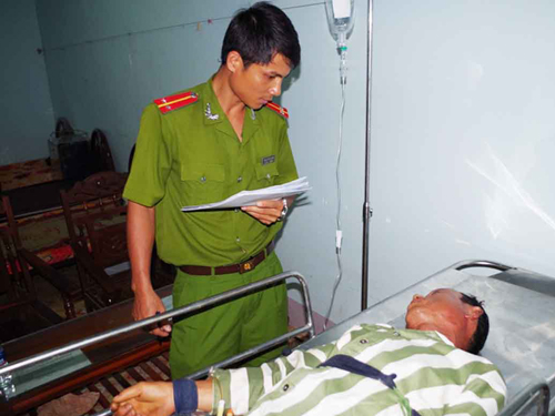 Hoàng Văn Bích đang điều trị tại Bệnh viện đa khoa Cư Jút.